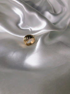 Parisian Grooved Dome Ring